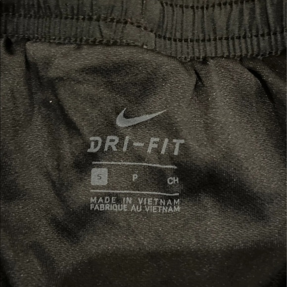 Womens Nike shorts - Picture 3 of 7